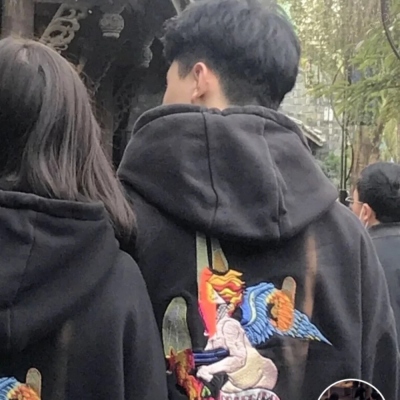 8组成对的真人情侣头像截图分享