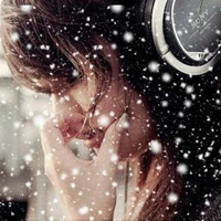 48张清新氛围感女生戴耳机头像 唯美氛围感拉满