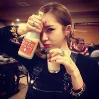 20张伤感喝酒女生头像 氛围感拉满的唯美头像合集