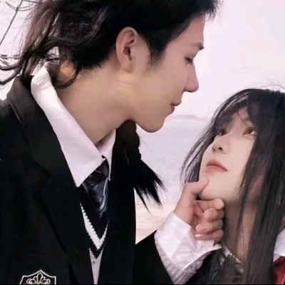 学生情侣真人一左一右高清情头 共20组