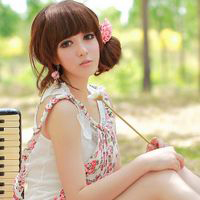 头上戴花的清新女生头像合集 48张美图上线