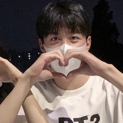 氛围感拉满！10组高级感真人情侣头像甜到心坎里