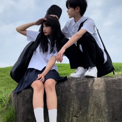 5月学生党专属一左一右情侣头像合集 共19张