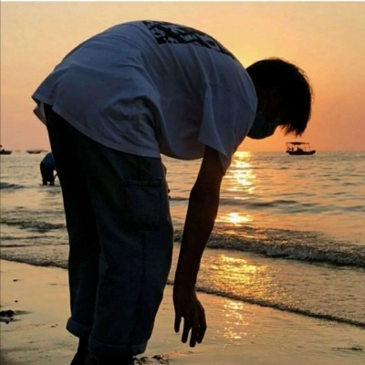 8张氛围感拉满的真人冷酷情侣头像，一男一女超适配