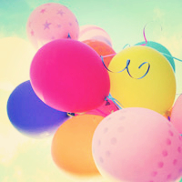 清新感拉满！9张带气球的女生头像合集