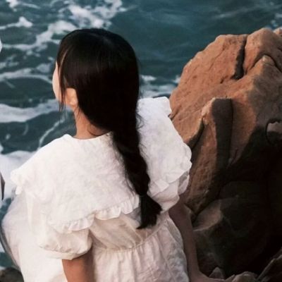 学生党专属！14张低调不显眼的真人情侣头像合集