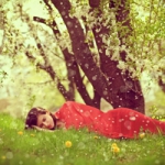 47张氛围感拉满！女生躺着的唯美头像合集