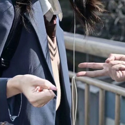 学生情侣真人一左一右高清情头 共20组