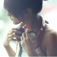 48张清新氛围感女生戴耳机头像 唯美氛围感拉满