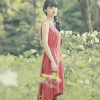 微信用的清新红裙女生头像 一共6张图