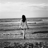 28张黑白女生背影头像 自带孤独伤感氛围感的QQ头像