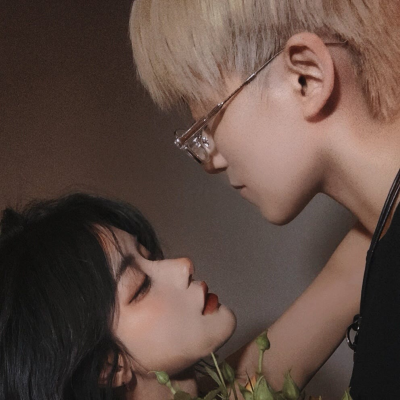 氛围感拉满！16张真人欲系情侣头像合集