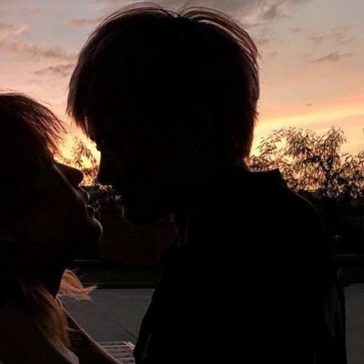 热门真人情侣头像高清合集 共12张