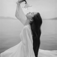 30张超绝女生唯美黑白头像 适配QQ的氛围感头像合集