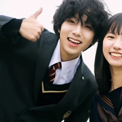 ins风高级感真人情侣头像 高清甜妹款共10张