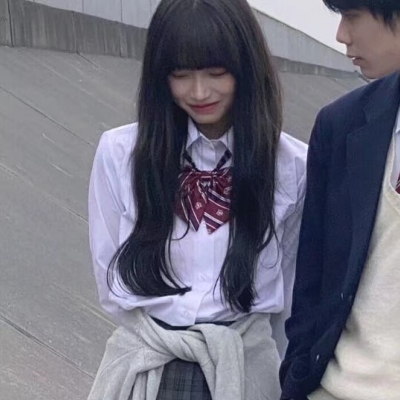 学生情侣真人一左一右高清情头 共20组