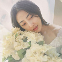 女生带花唯美头像合集，48张好看的女生头像分享