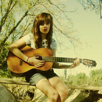 抱着吉他的文艺女生头像合集 共46张