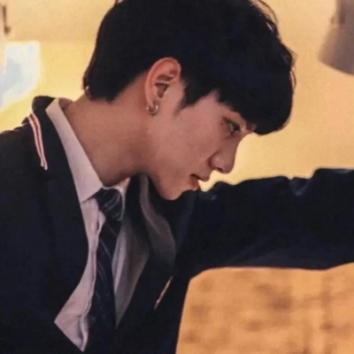 20张氛围感拉满的真人情侣头像，一男一女款直接拿捏