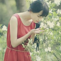 微信用的清新红裙女生头像 一共6张图