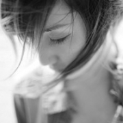 47张伤感又唯美的女生QQ头像，喜欢的快存起来