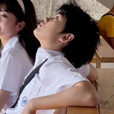 ins风双人左右配对情侣头像 8张高清无水印