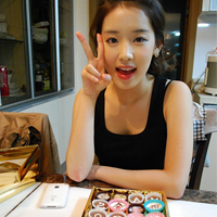 48张清纯穿背心女生头像合集 拿来当头像刚好