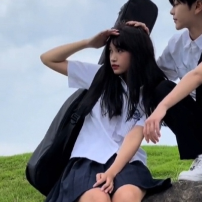 5月学生党专属一左一右情侣头像合集 共19张