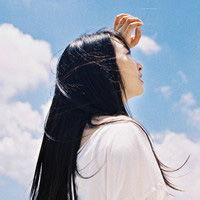 女生仰望天空的清新头像合集 28张好看的唯美女生头像