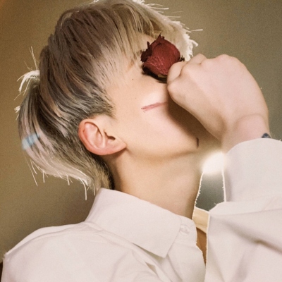 最新高清QQ情侣头像来啦！个性网整理了20张专属素材，满足情侣们换头像的需求。