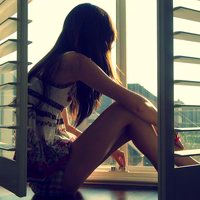 32张氛围感拉满！伤感蹲姿抱膝女生头像合集