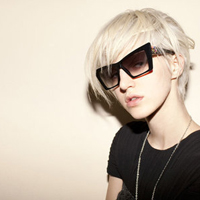 女生超拽戴眼镜头像合集 60张拽酷女生头像安排上