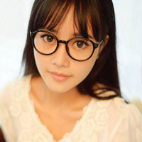 眼镜美女头像合集 34张好看的女生头像来啦