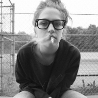 超拽霸气！47张叼烟女生头像合集