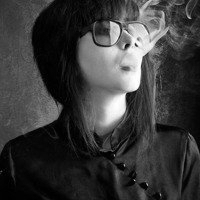 23张女生伤感黑白抽烟头像合集