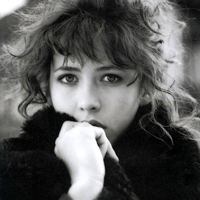 47张成熟优雅款欧美黑白女生头像合集