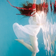 水中跳舞的女生头像来啦！48张唯美氛围感拉满