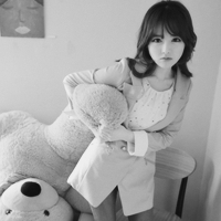 84张氛围感拉满的黑白女生头像 质感拉满的女生黑白头像合集