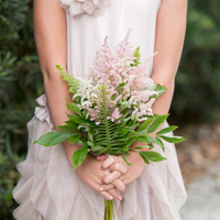 手捧花女生微信头像合集 36张唯美氛围感头像任你选