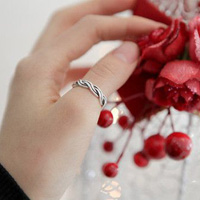 女生手戴戒指的唯美头像合集 36张好看的女生头像来啦