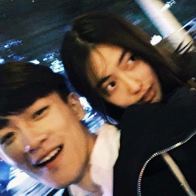 20张氛围感拉满的真人情侣头像，一男一女款直接拿捏