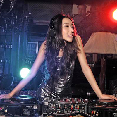 8张高清打碟女生头像 性感飒爽的DJ女孩头像合集
