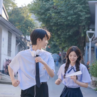 8张真人校园风清新情侣头像合集