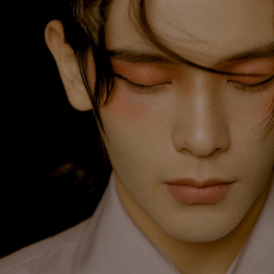 最新高清QQ情侣头像来啦！个性网整理了20张专属素材，满足情侣们换头像的需求。