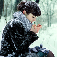 36张雪花飞舞氛围感女生头像 冬日氛围感拉满的唯美头像合集