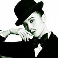 女生小胡子头像合集 22张可爱风格女生头像