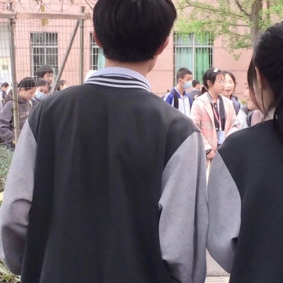 学生情侣真人一左一右高清情头 共20组