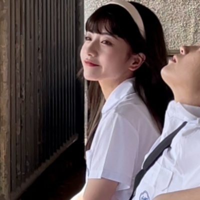 ins风双人左右配对情侣头像 8张高清无水印