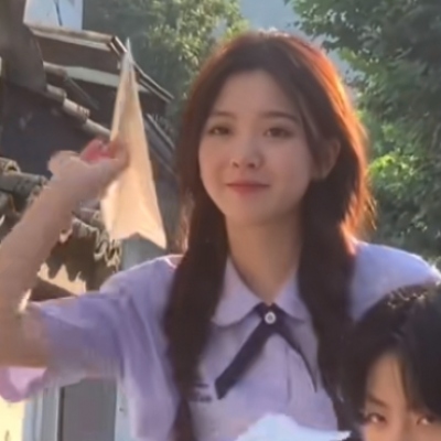 5月学生党专属一左一右情侣头像合集 共19张