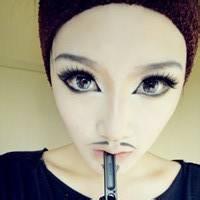 女生小胡子头像合集 22张可爱风格女生头像